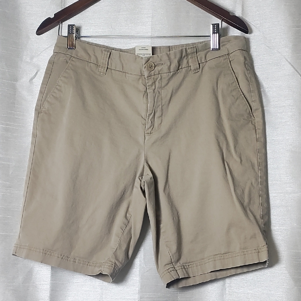 Magellan Outdoors‎ Tan Flat Front Shorts
